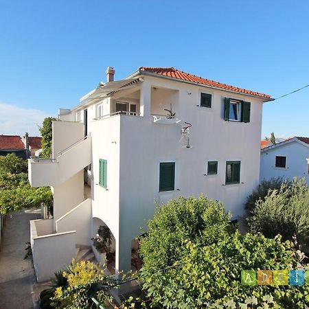 Apartment Pa Ve Murter Exterior foto
