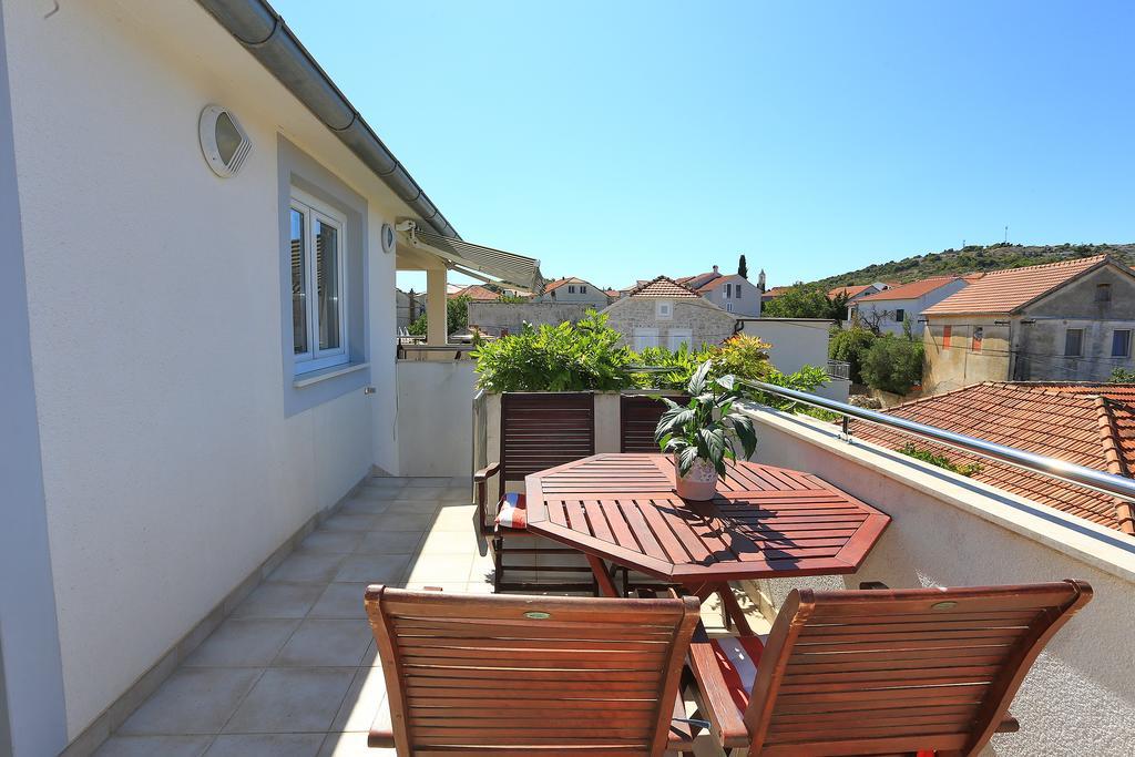 Apartment Pa Ve Murter Exterior foto